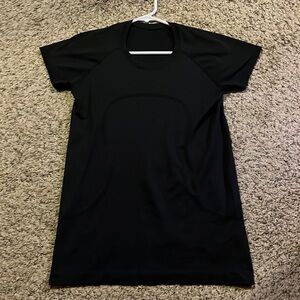 lululemon size 8 swiftly tech short sleeve shirt 2.0 in black